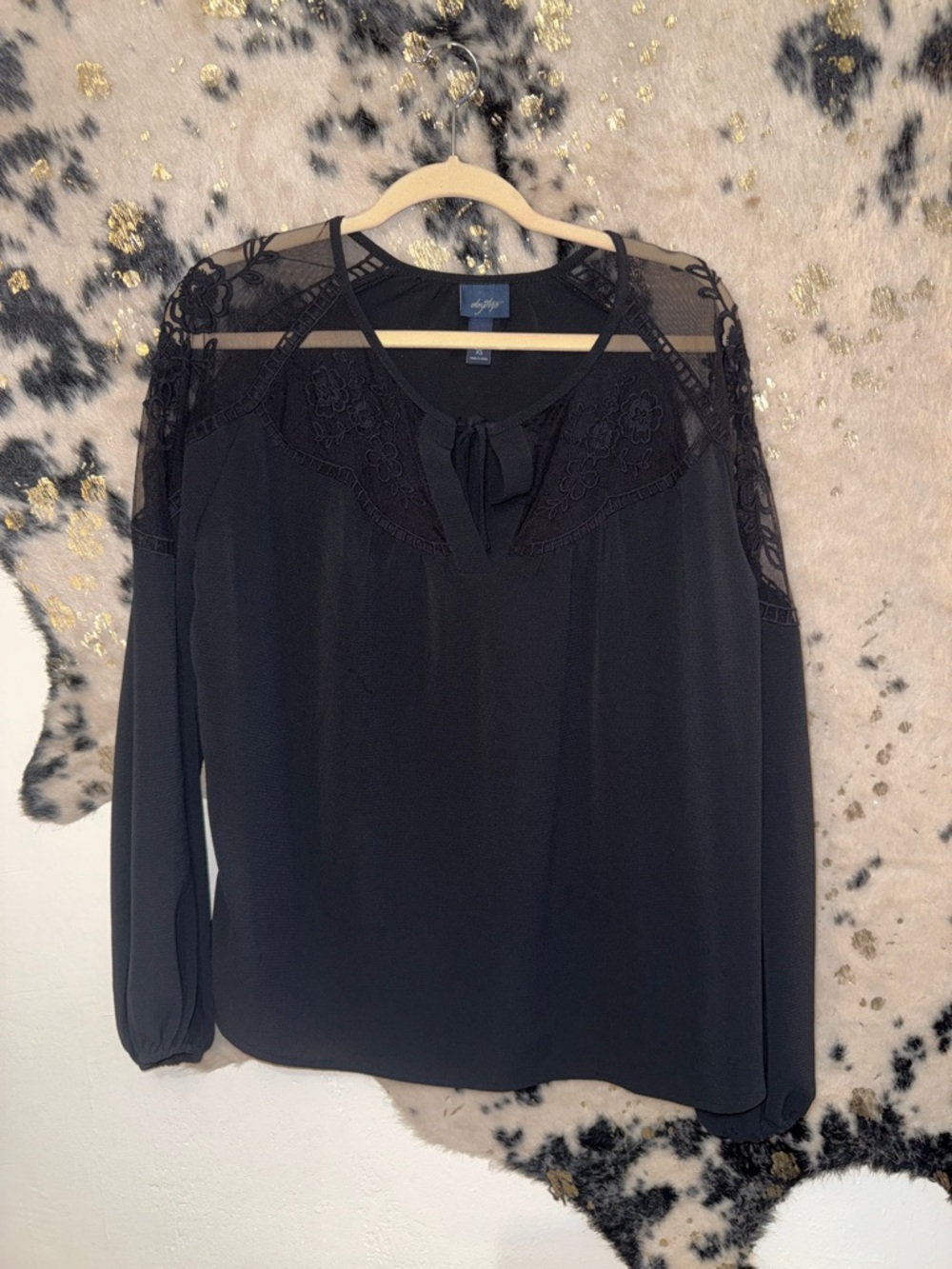 Daytrip Black Lace Yoke Long-Sleeve Blouse
